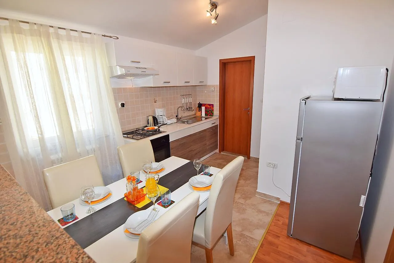 Apartments Jeromela Fažana